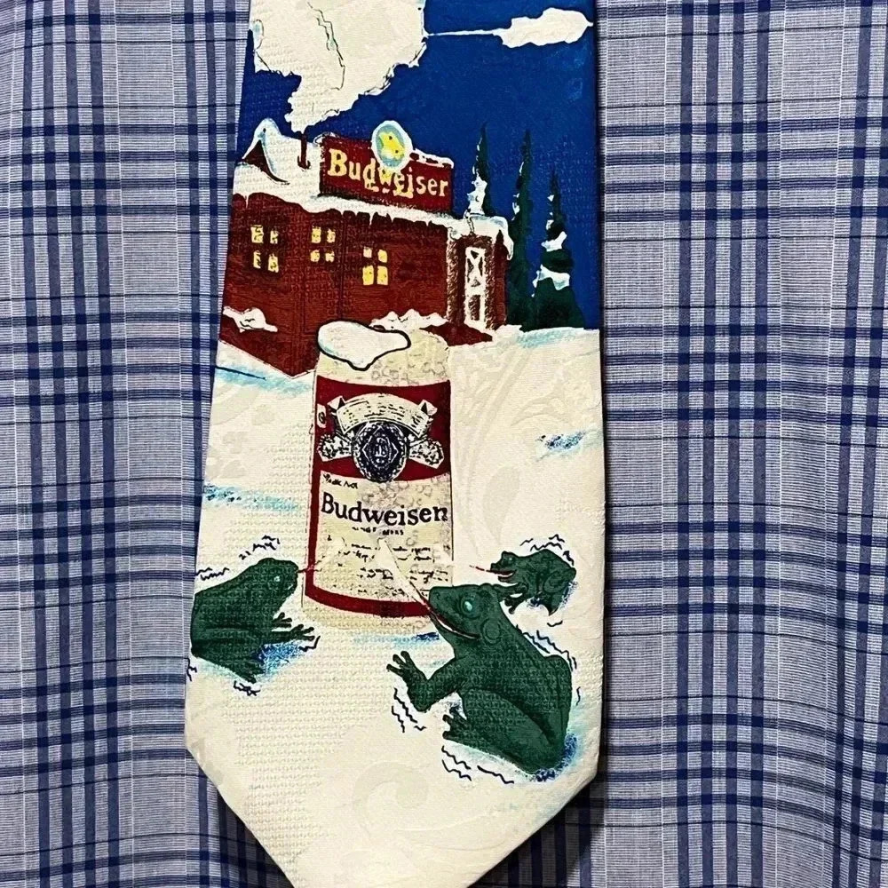 🍀2/$22 NWT Vintage 90s Budweiser Frog Cabin Winter Christmas Mens Necktie Blue - Picture 8 of 9
